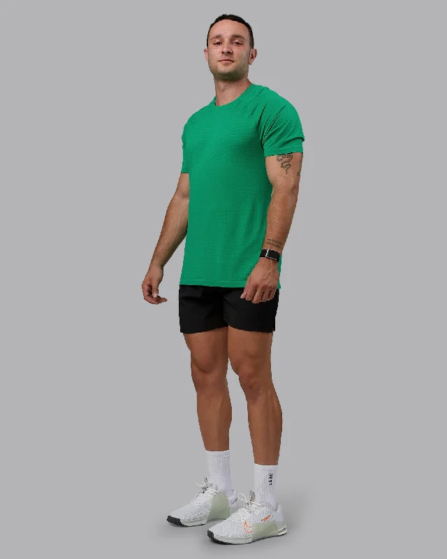 Men's short-sleeve cool rugged-urban-warm-thick-poly top-AeroFLX+ Seamless Tee - Pepper Green/Impact Green