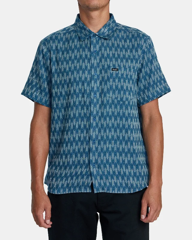 Men's short-sleeve tropical retro-canoeing top-Upwards Ikat Short Sleeve Shirt - Indigo