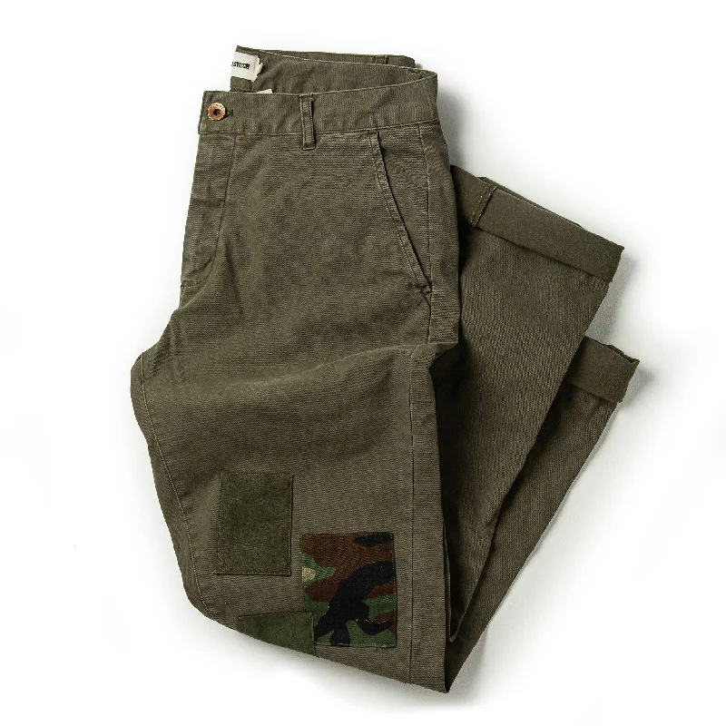 men's athletic gym black pants-The Atelier and Repairs Chino in Olive